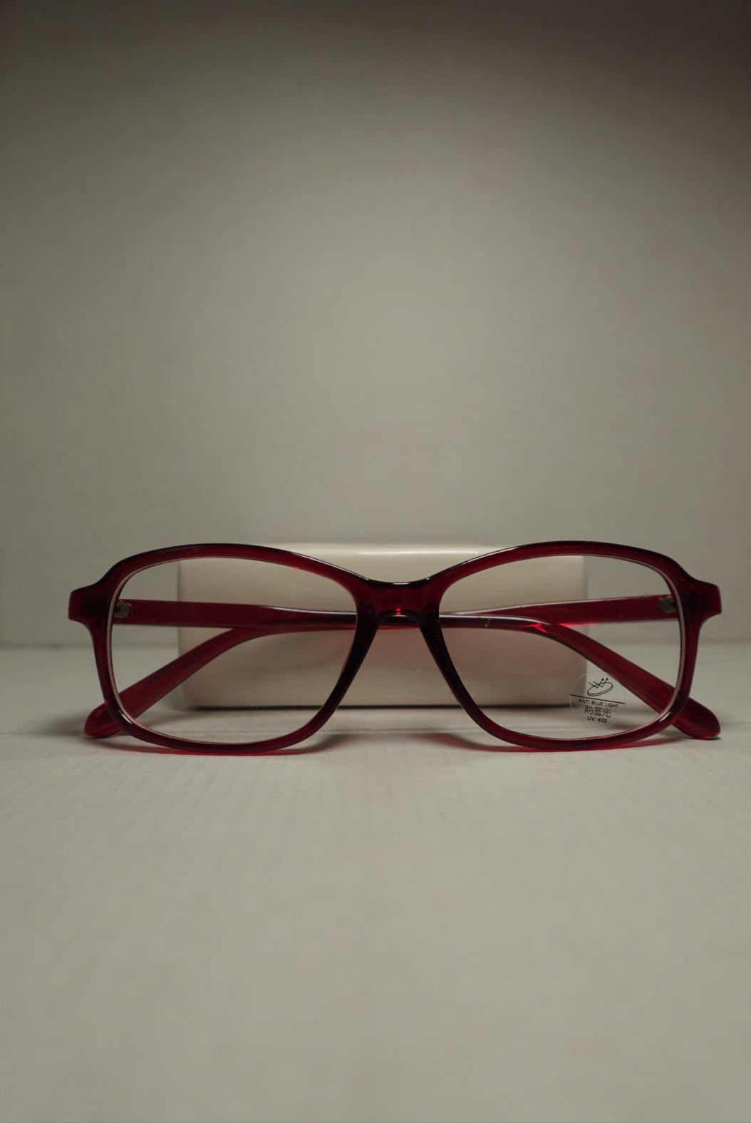 Price: $16.97 CAD (Tax Included) | Free Shipping on Canadian Orders

Make a statement with Maggie. These clear red frames are playful, bold, and ready to elevate any look. Whether you're beach-bound or brunch-ready, Maggie brings the heat.